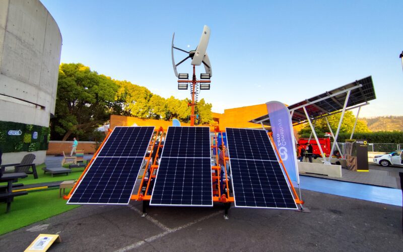 TORRE HÍBRIDA SOLAR EÓLICA